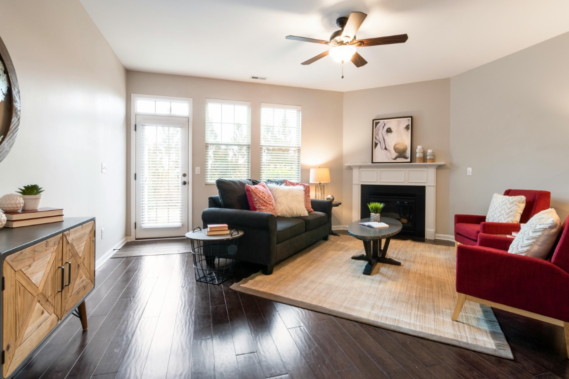 River North Gallery Penthouse - Image 3